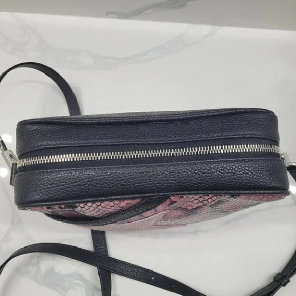 Leather Star Golden Goose Shoulder Bag - Picture 11 of 16